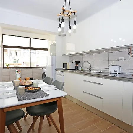 B66 - Quinta Amparo Apartamento *